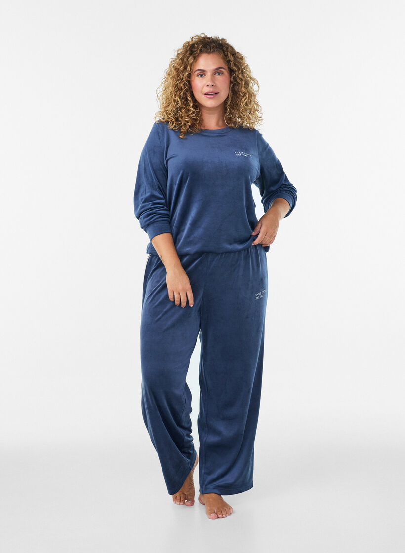 Blouse en velours avec texte brod&eacute;, Bleu, Model image number 1