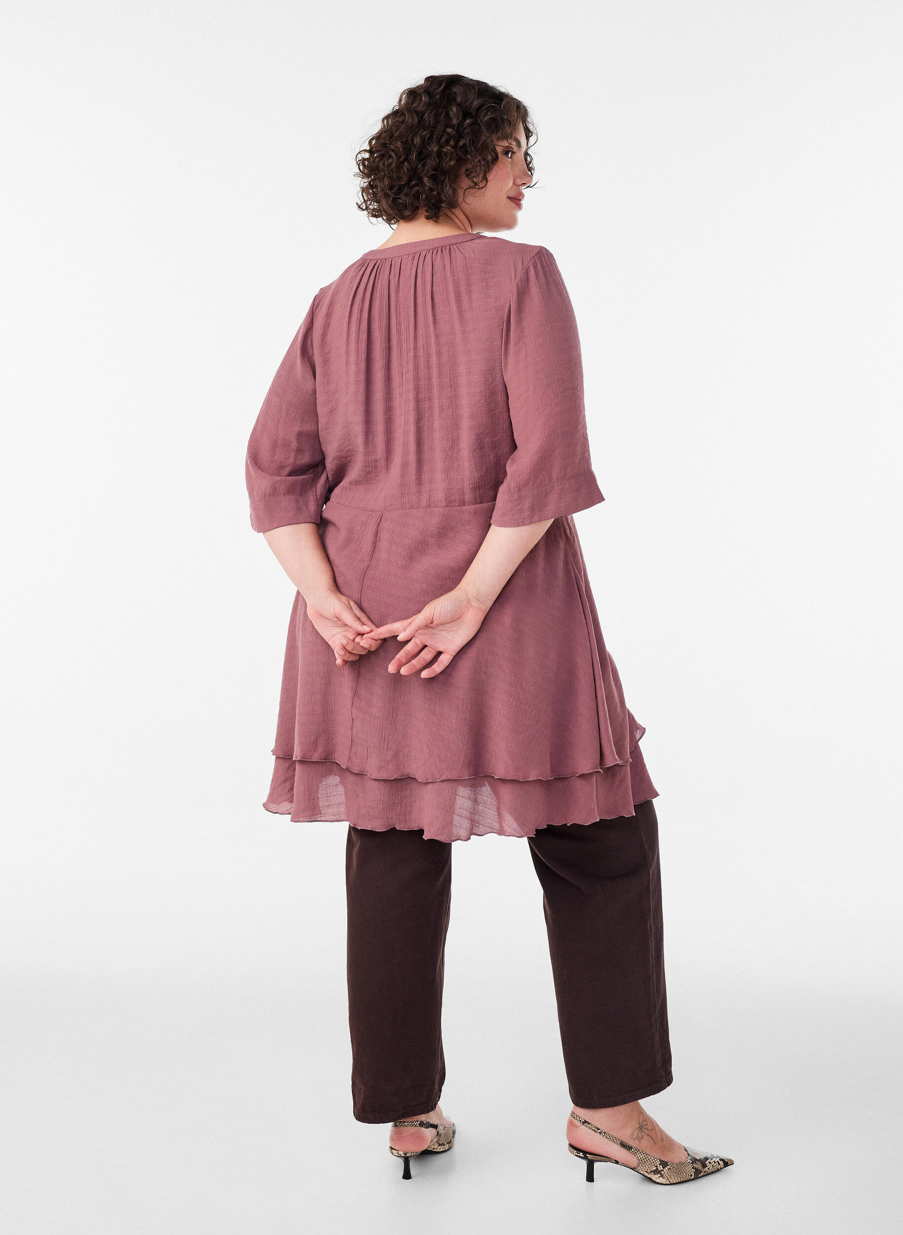 ZizziRobe coupe &eacute;vas&eacute;e avec volants &eacute;tag&eacute;s, Rose, Model image number 2
