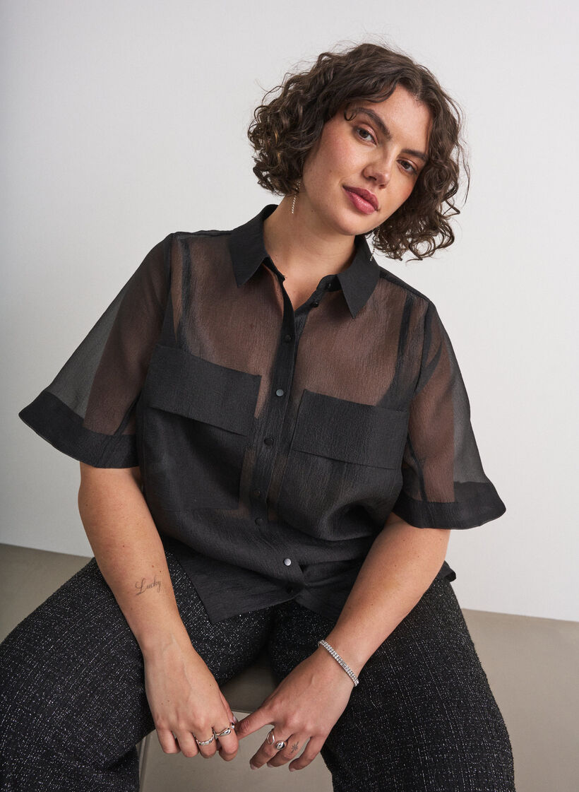 Chemise transparente &agrave; manches courtes avec poches poitrine, Noir, Model image number 0