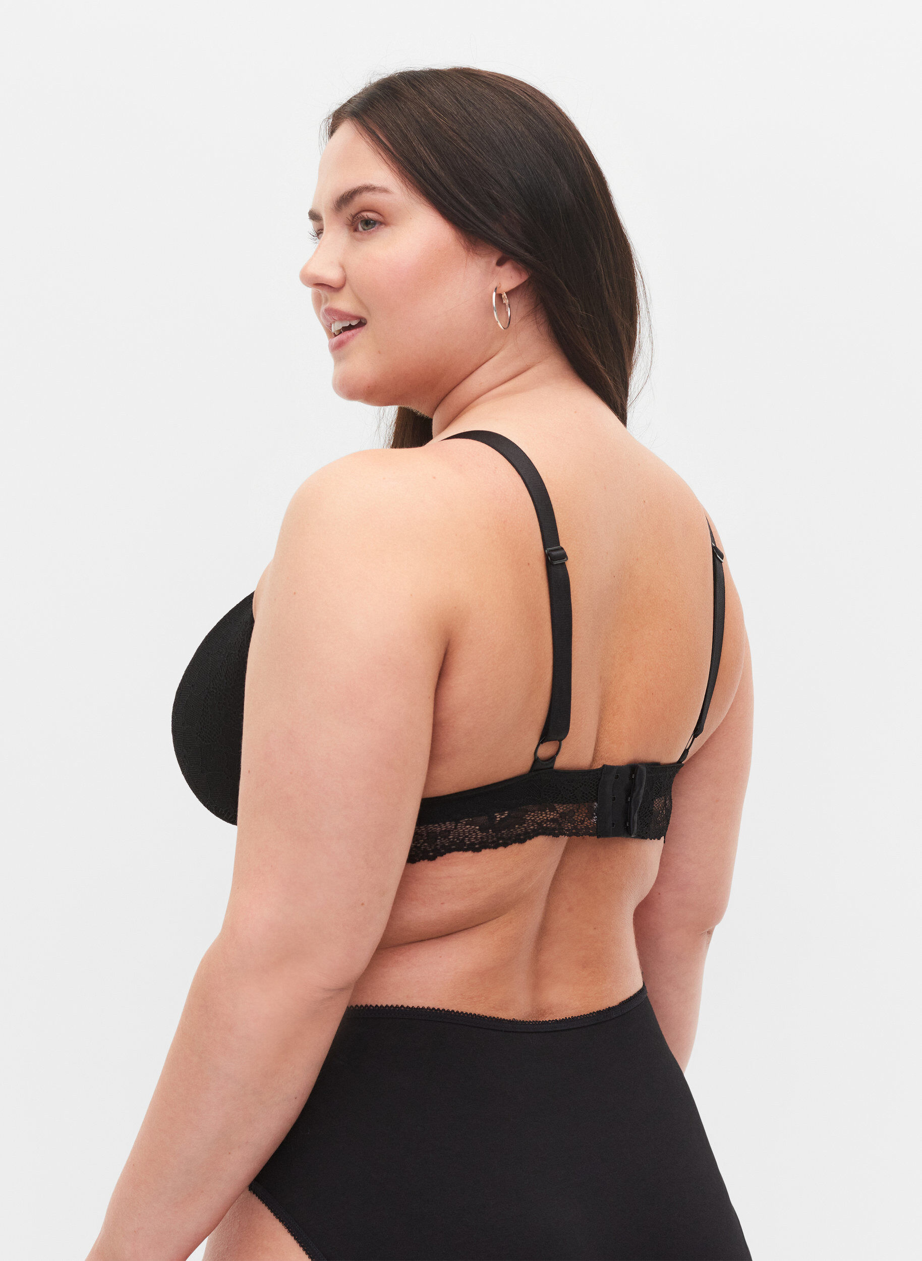Zizzi Soutien-gorge en dentelle avec d&eacute;tails en string, Noir, Model image number 1