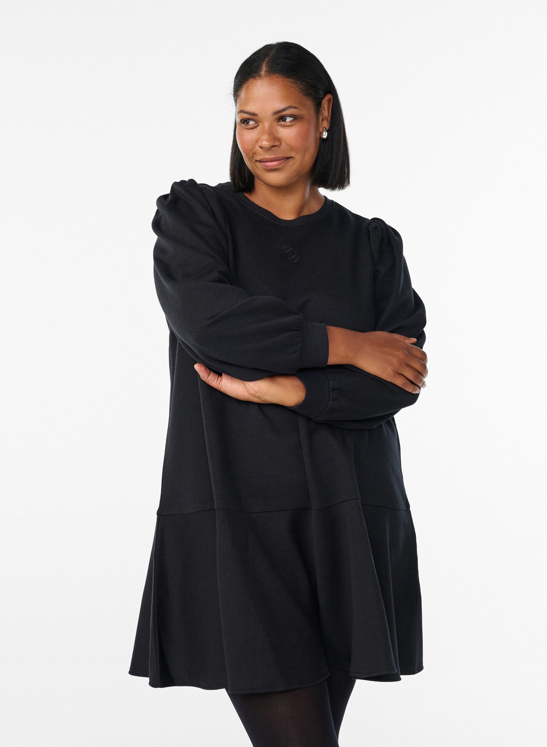 Robe sweat courte avec volants, Noir, Model