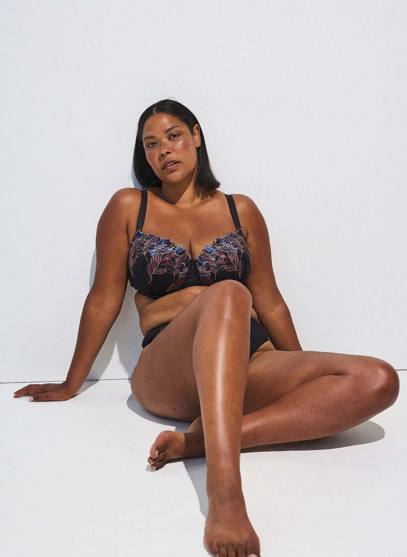 Soutien-gorge moul&eacute; avec broderie florale, Noir, Image image number 0