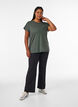 T-shirt de sport couleur unie, Vert fonc&eacute;, Model image number 1