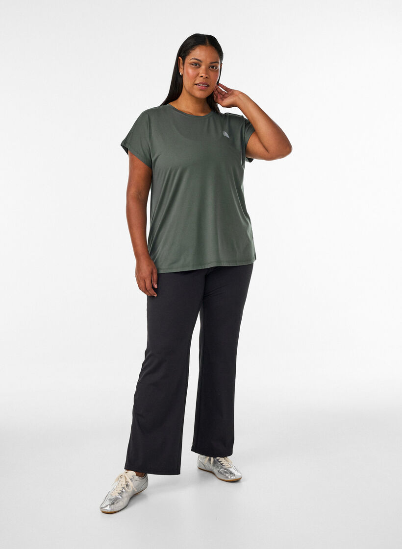 T-shirt de sport couleur unie, Vert fonc&eacute;, Model image number 1