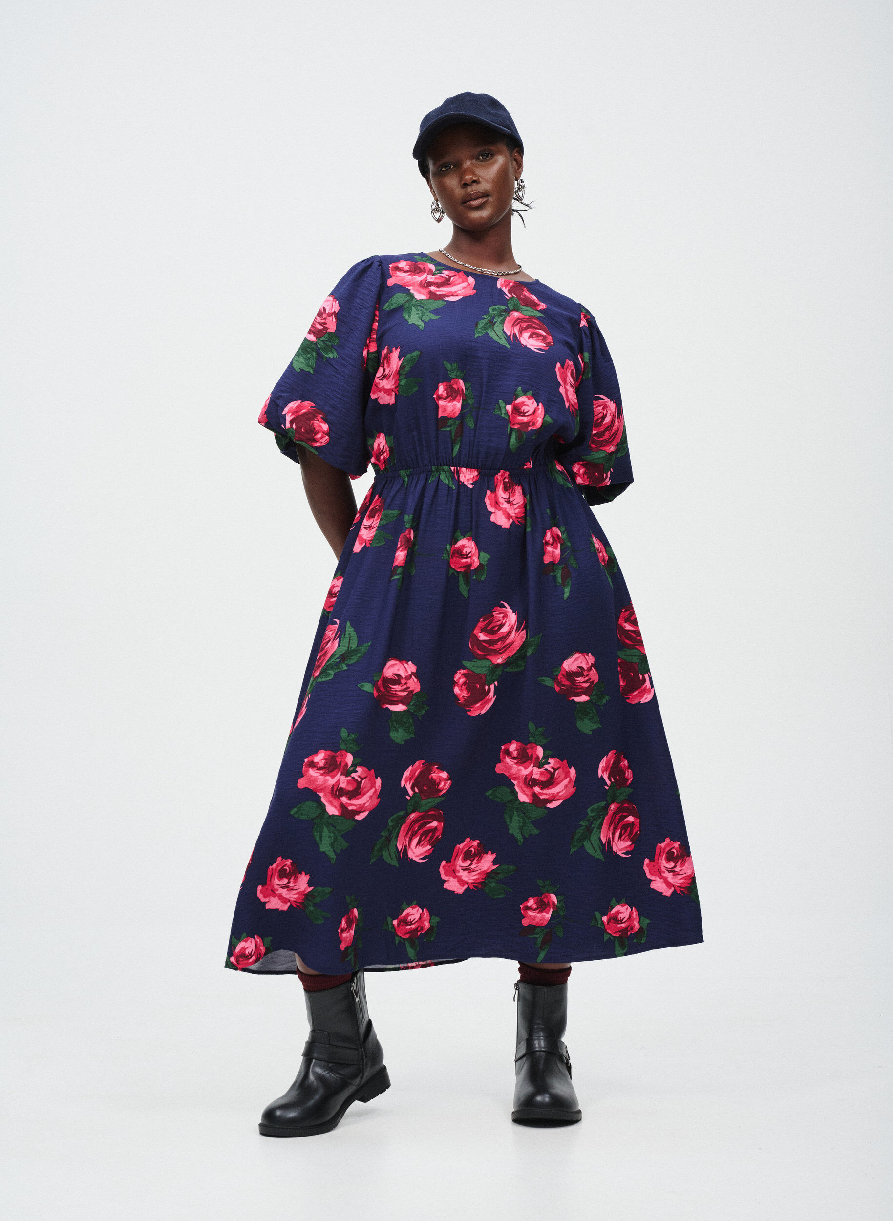 Zizzi Robe midi &agrave; imprim&eacute; roses et manches courtes bouffantes, Bleu, Image image number 0