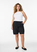Short en coton ample avec poches, Noir, Model image number 1