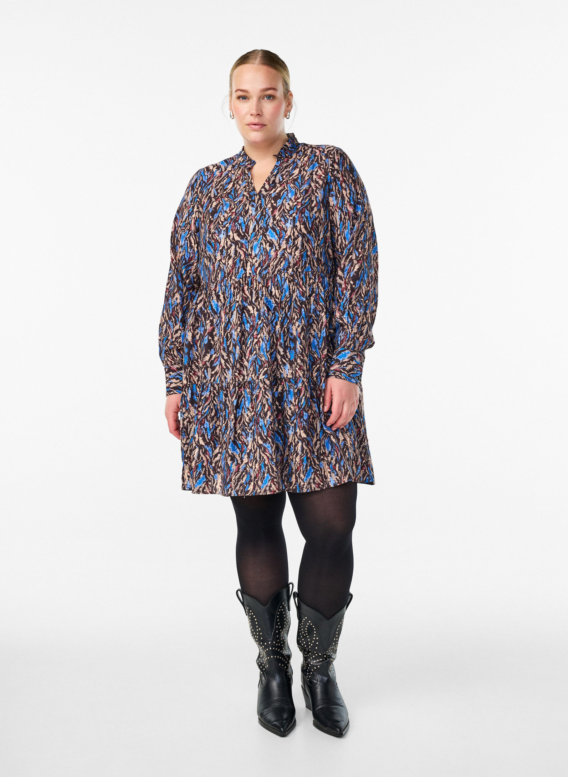 Zizzi Robe trap&egrave;ze avec col &agrave; volants, Bleu, Model image number 1