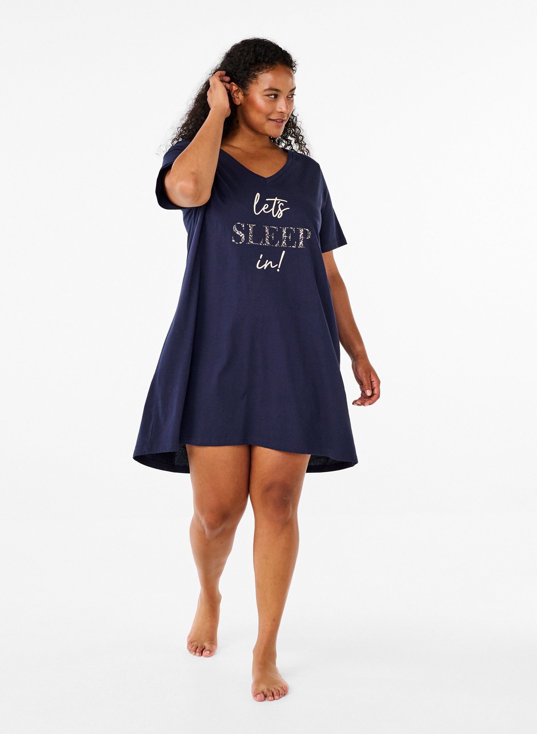 Zizzi Chemise de nuit en coton biologique et &agrave; col en V, Bleu, Model image number 1