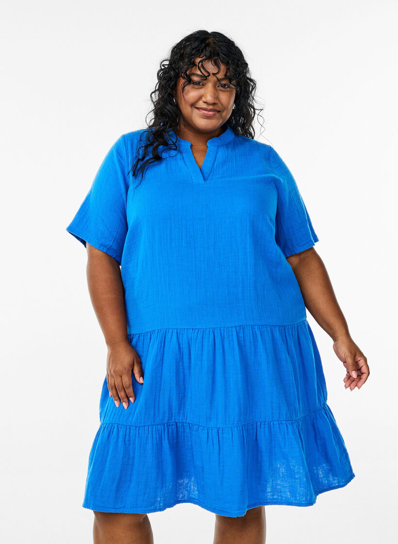 Robe courte &eacute;vas&eacute;e en mousseline de coton, Bleu, Model image number 0