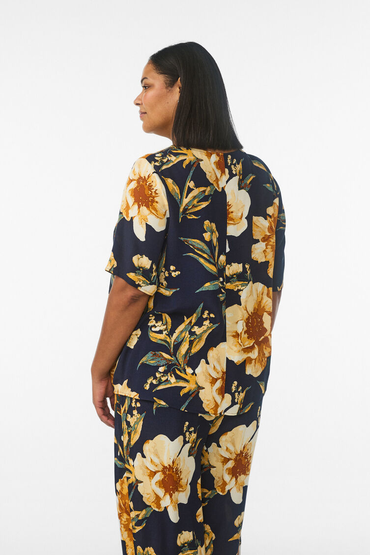 Blouse &agrave; manches courtes en viscose imprim&eacute;e, Bleu, Model image number 2