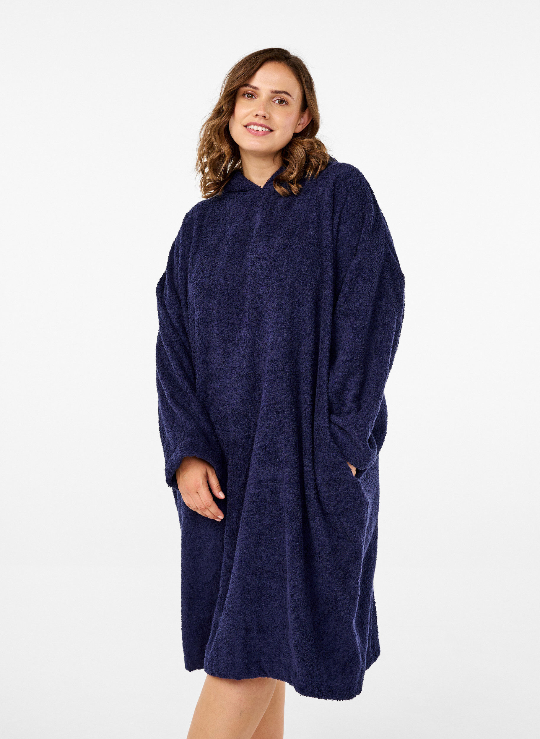 Zizzi Terry poncho avec capuche, Navy Blazer, Model image number 0