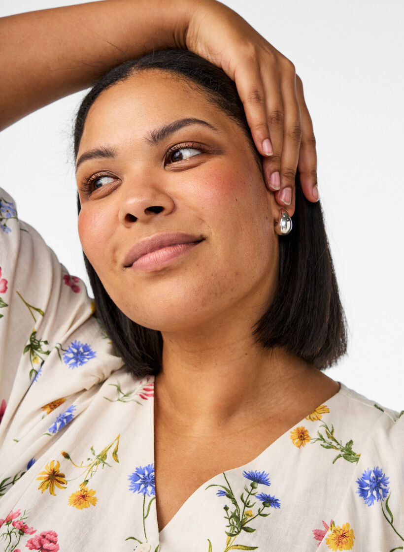 Robe midi en lin et viscose avec manches &agrave; volants, Beige, Model image number 2