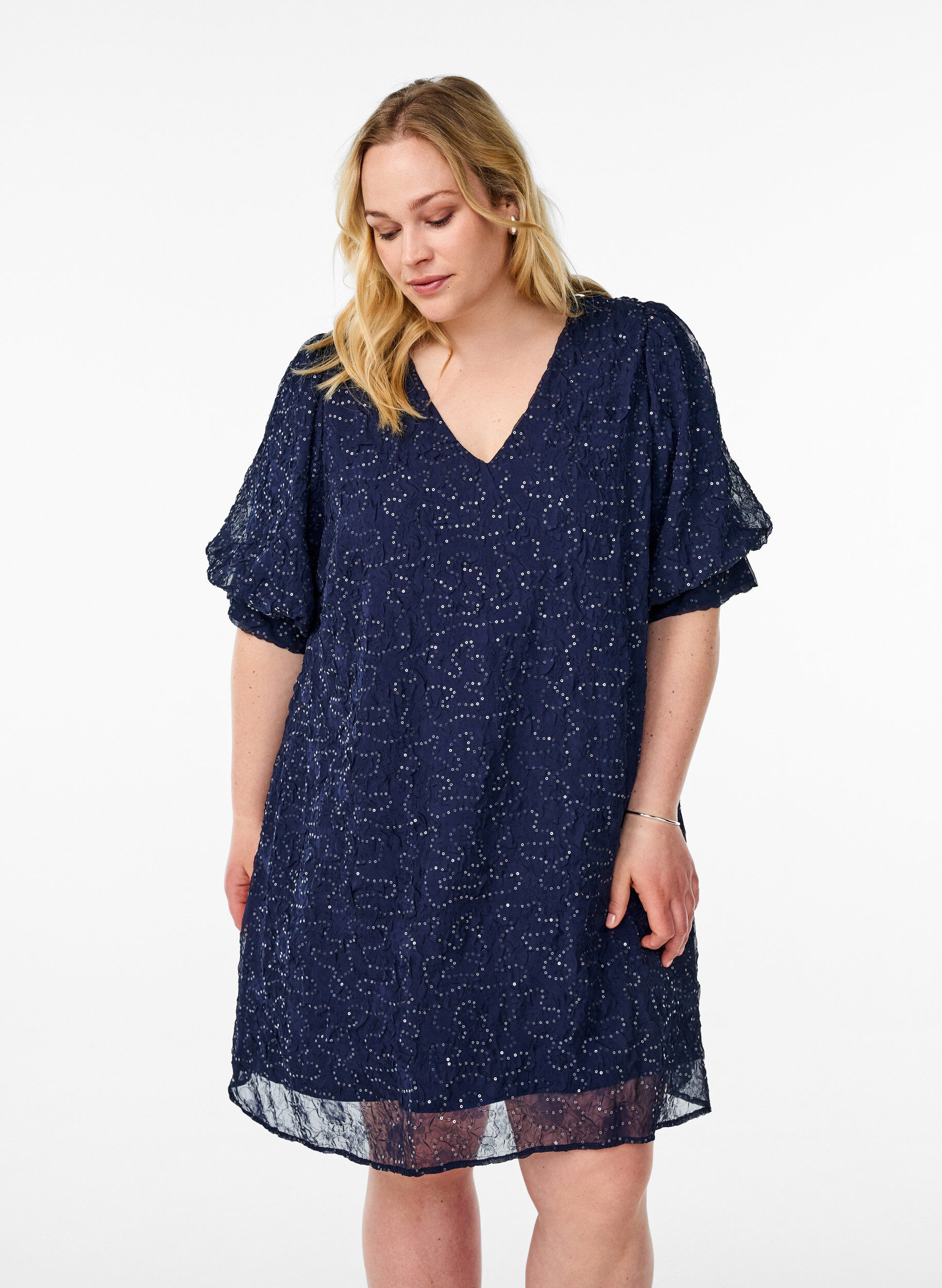 Robe de soir&eacute;e courte &agrave; paillettes, Bleu, Model