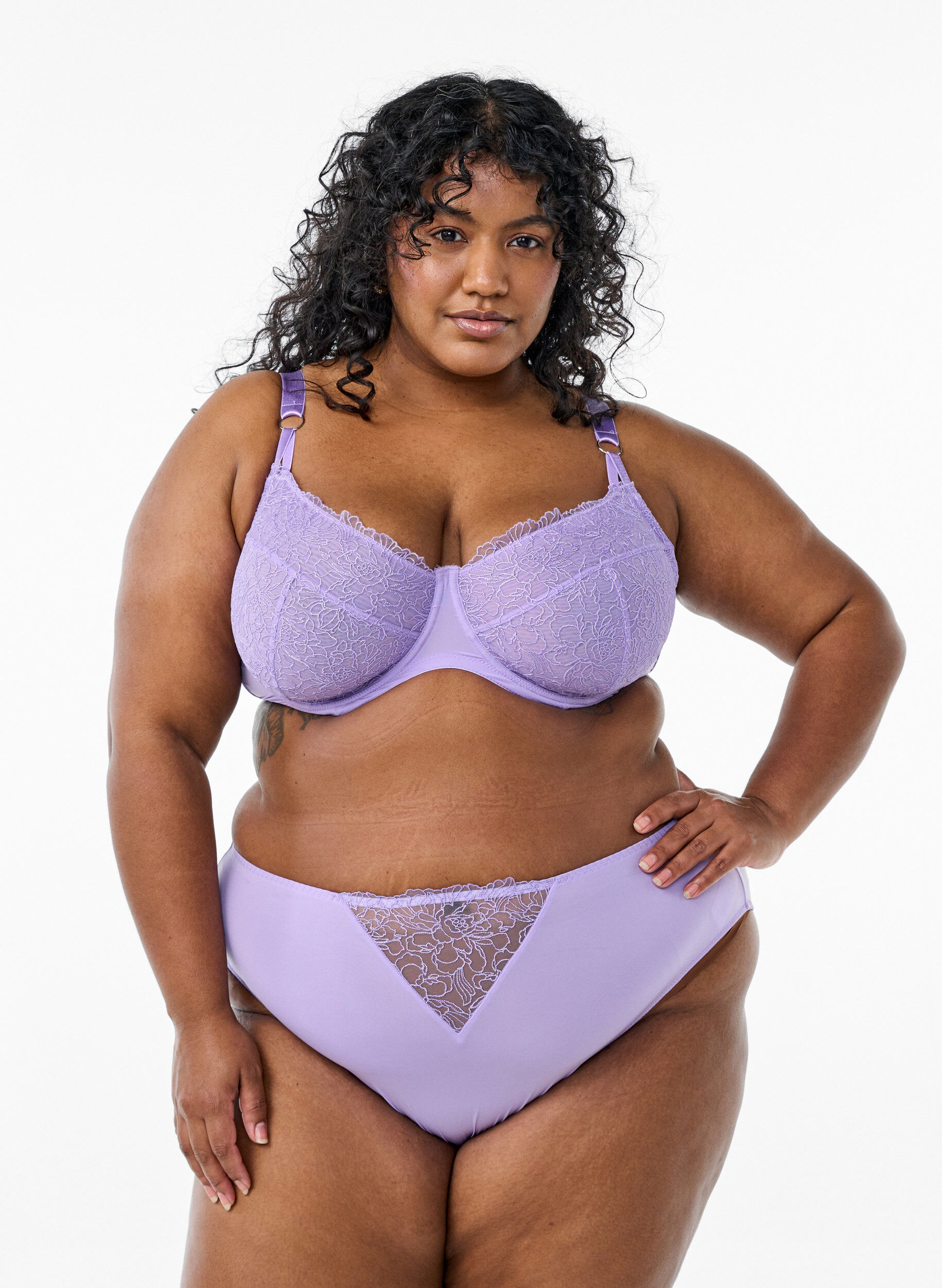 Zizzi Culottes ta&iuml; en microfibre avec finition en dentelle, Violet, Model image number 0