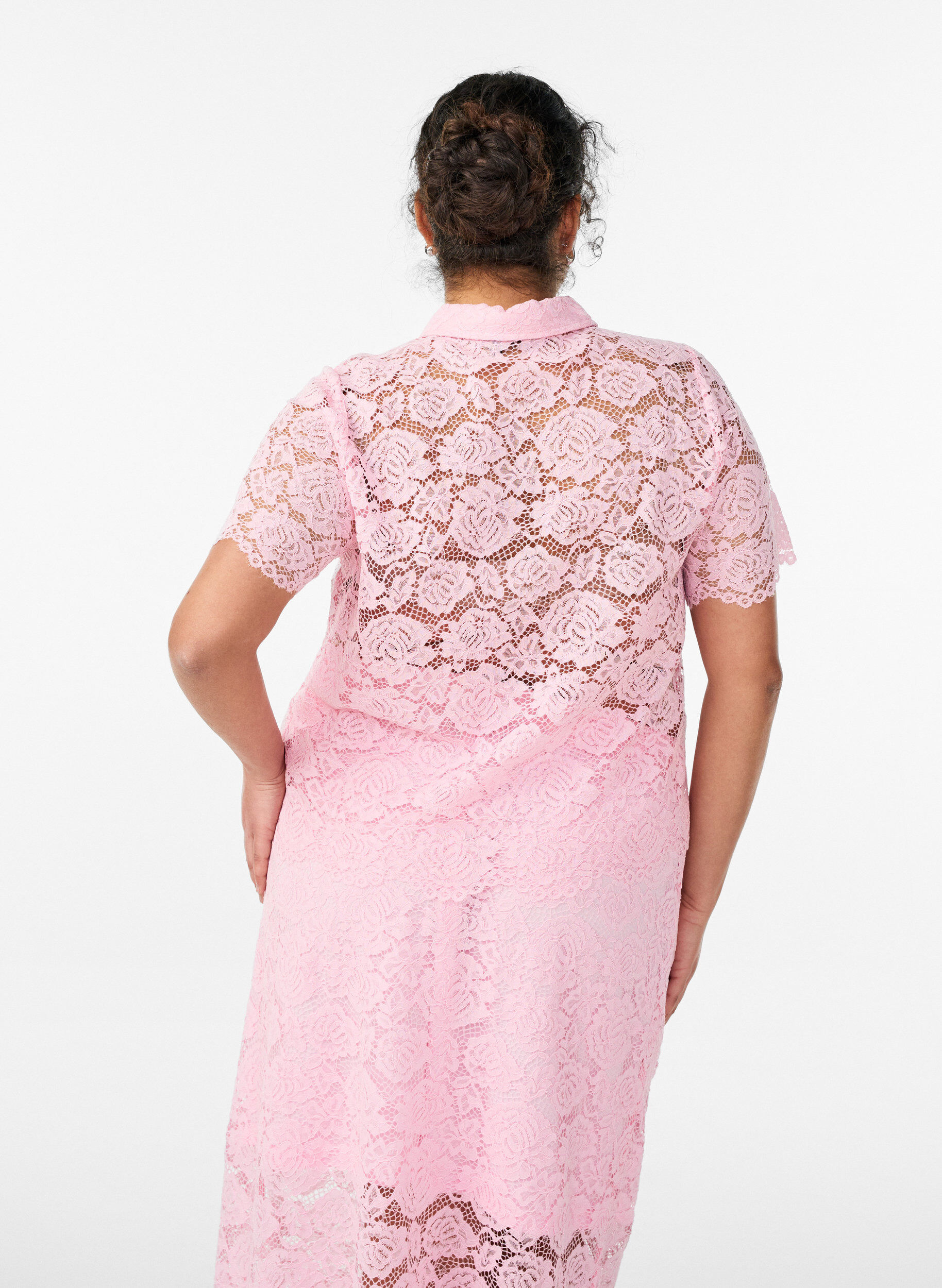 ZizziChemisier en dentelle avec boutons perl&eacute;s, Rose, Model image number 2