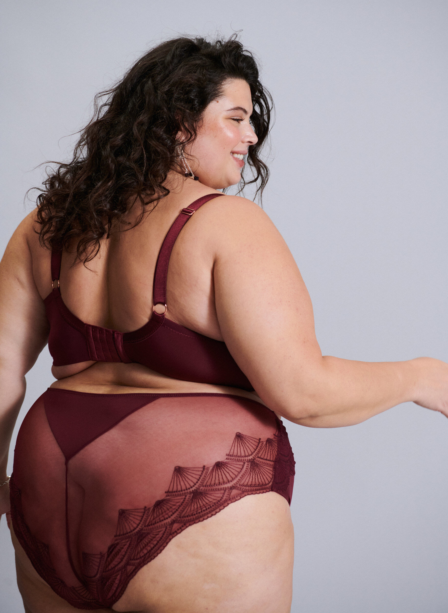 ZizziCulotte avec maille et finitions en dentelle brod&eacute;e, Bordeaux, Image image number 0