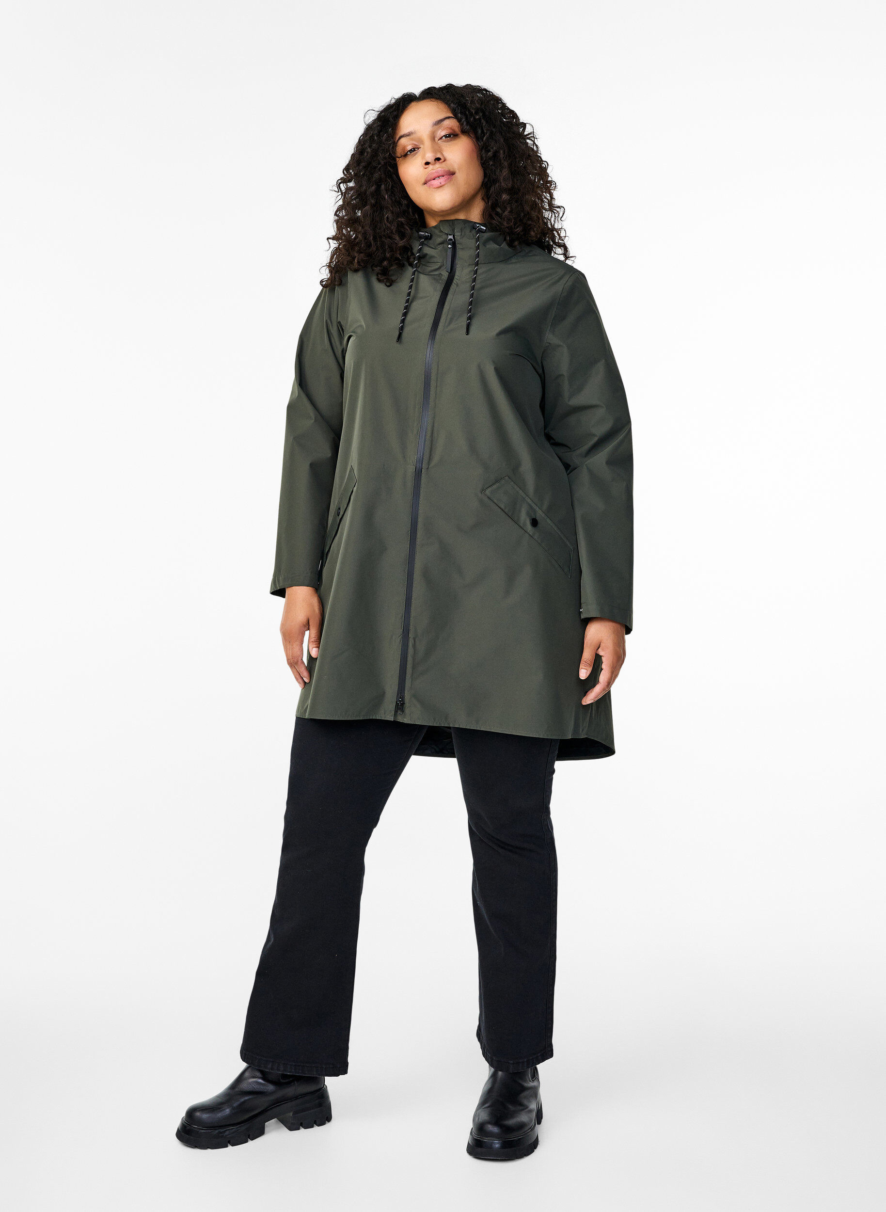 Zizzi Veste de pluie avec poches et capuche, Vert, Model image number 1