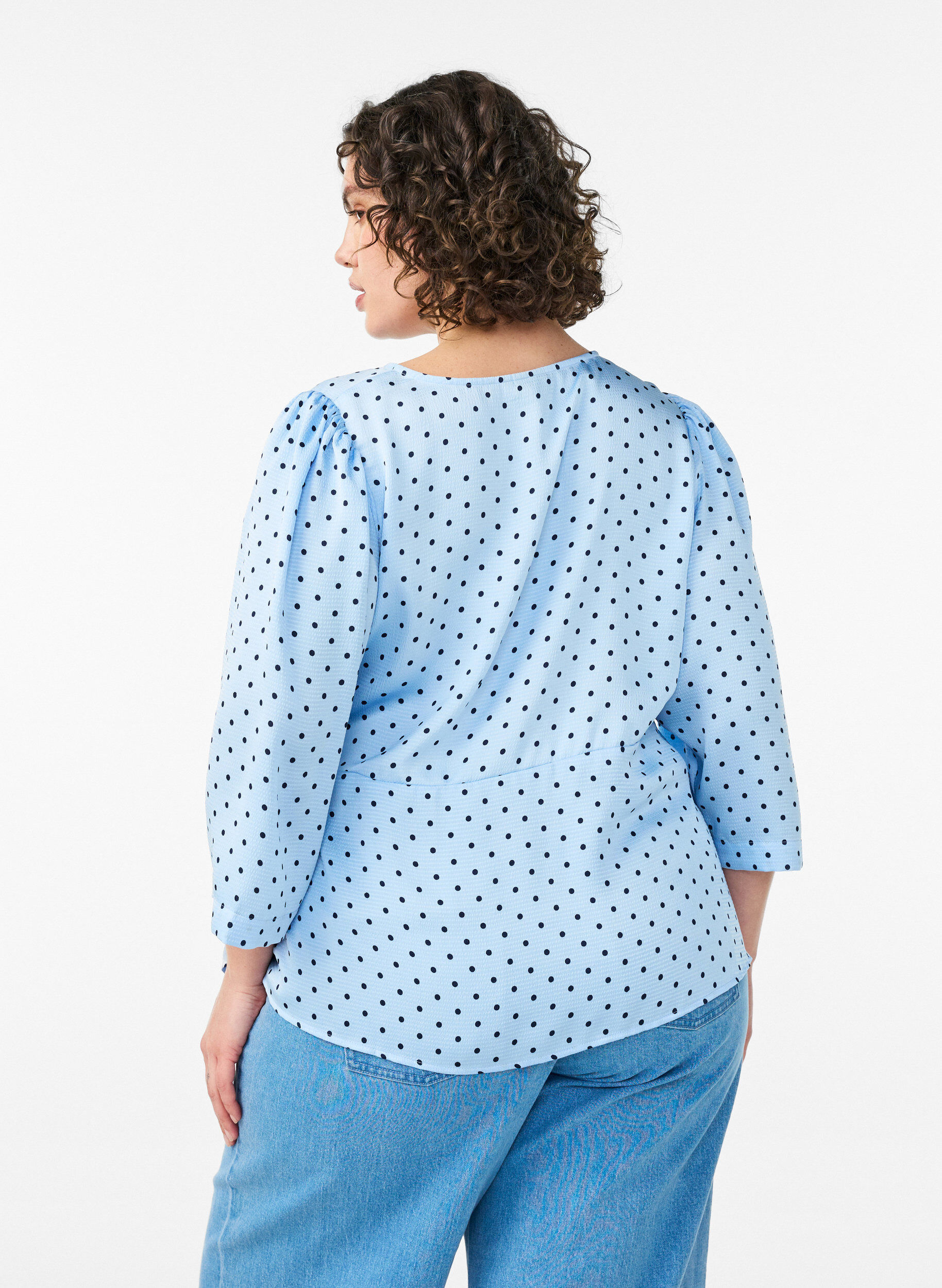 Zizzi Blouse &agrave; pois avec lien &agrave; nouer et manches 3/4, Bleu Clair, Model image number 2