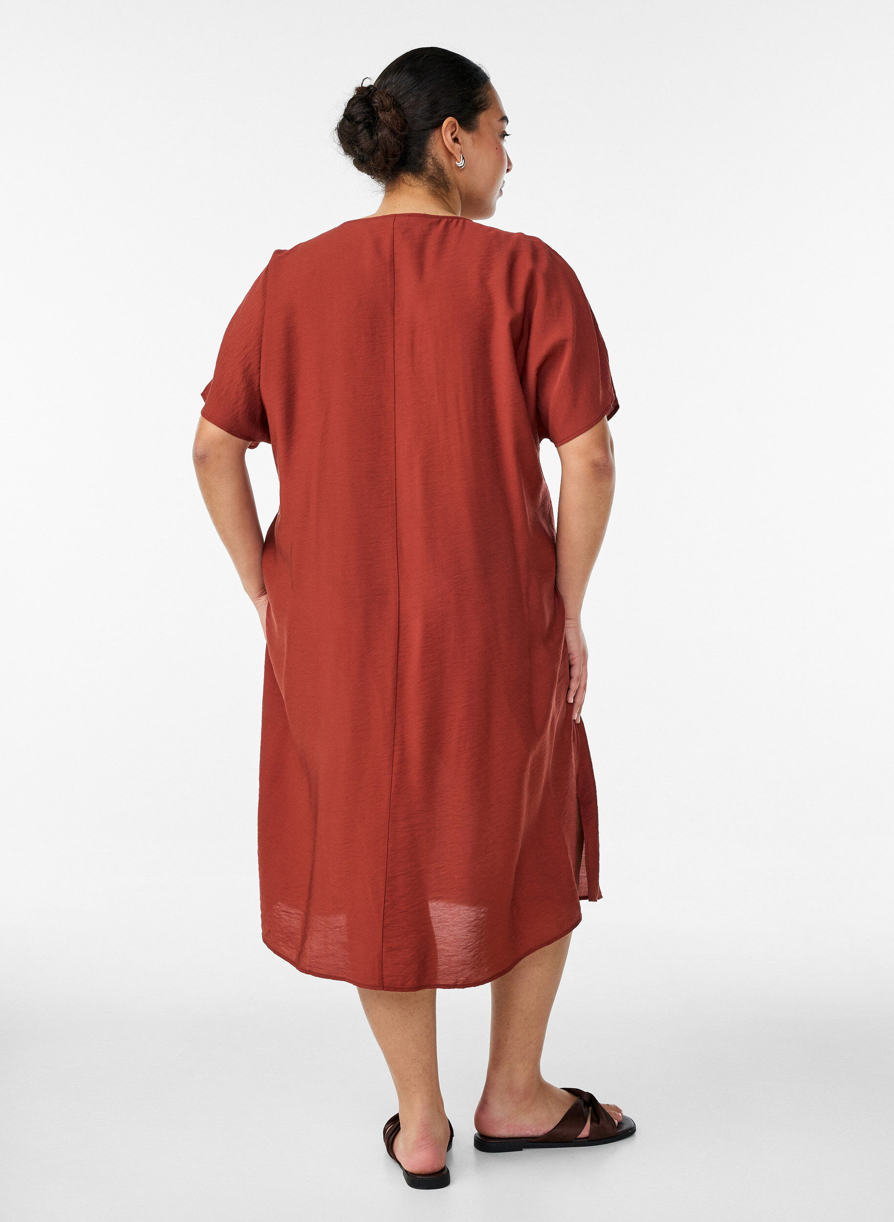 ZizziRobe &agrave; col en V en viscose, Bordeaux, Model image number 2