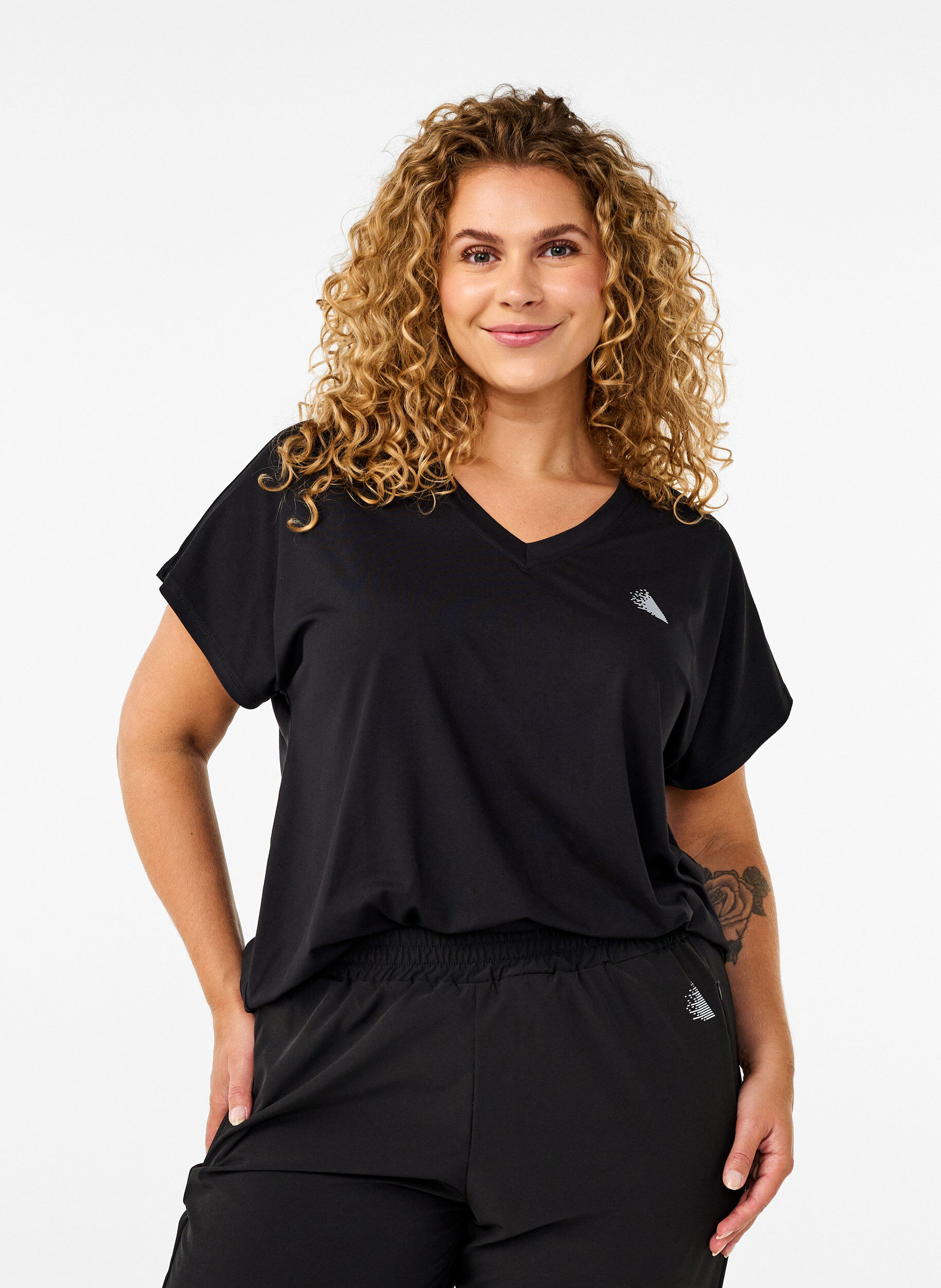 Zizzi T-shirt de sport avec col en V, Black, Model image number 0