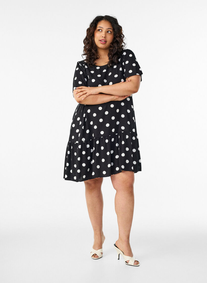 Robe en viscose avec d&eacute;coupe, Noir, Model image number 1