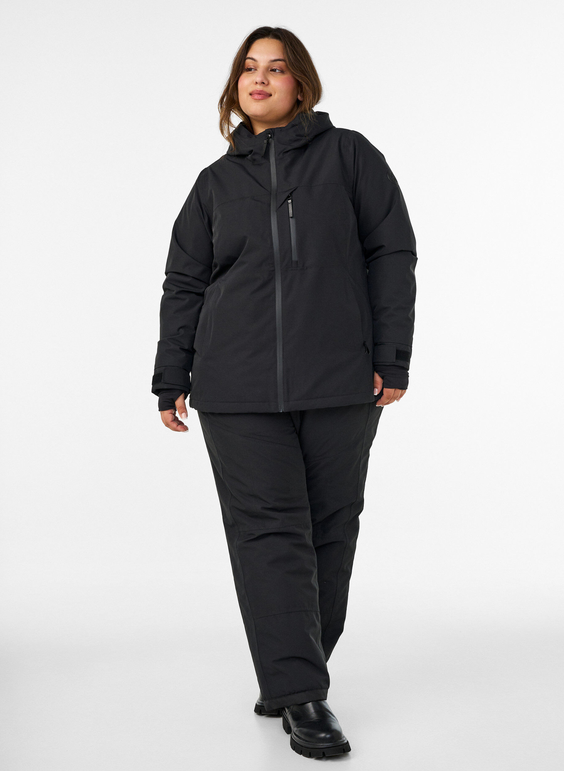 ZizziVeste de ski avec capuche et poches zipp&eacute;es, Noir, Model image number 1