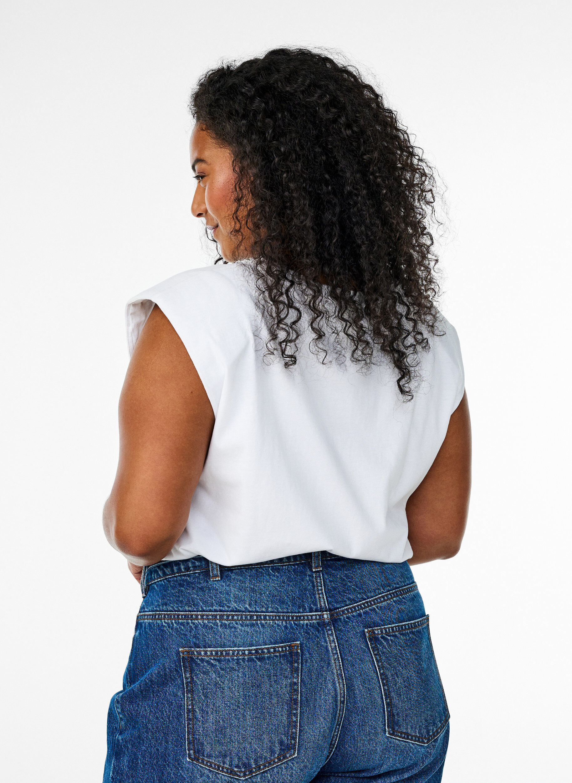 Zizzi Chemisier en jersey sans manches avec &eacute;paulettes, Blanc, Model image number 2