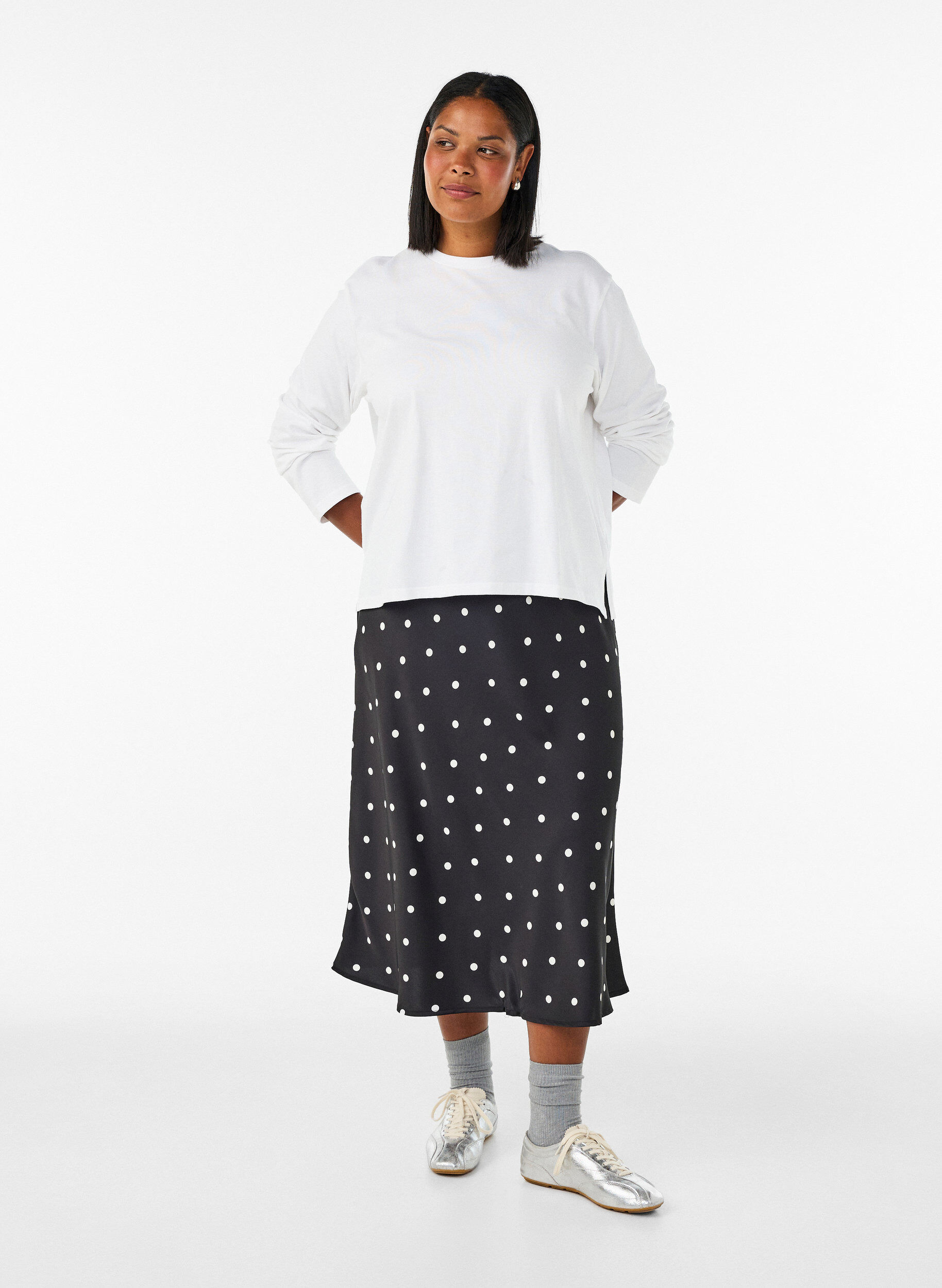ZizziJupe midi en satin, Noir, Model image number 0
