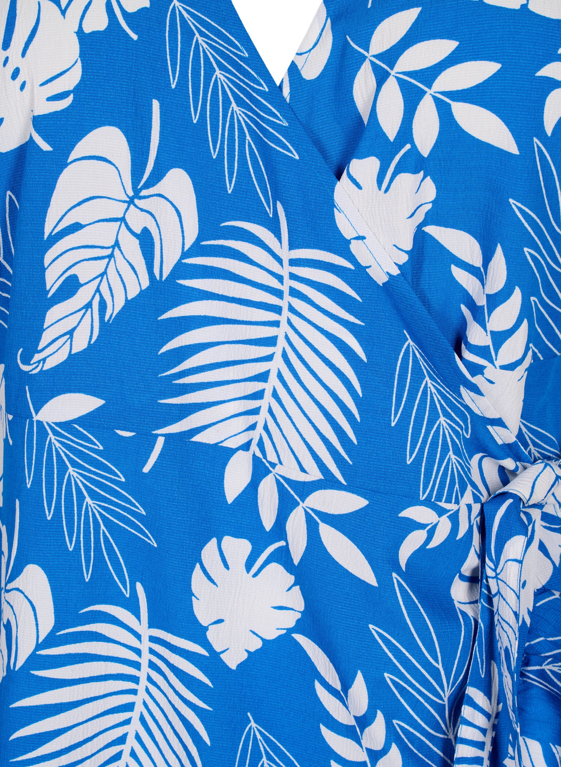 Zizzi FLASH - Robe portefeuille &agrave; manches courtes, Skydiver White AOP, Packshot image number 2