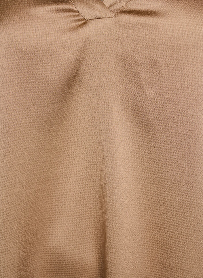 Blouse satin&eacute;e avec manches courtes et col &agrave; volants, Marron, Packshot image number 2
