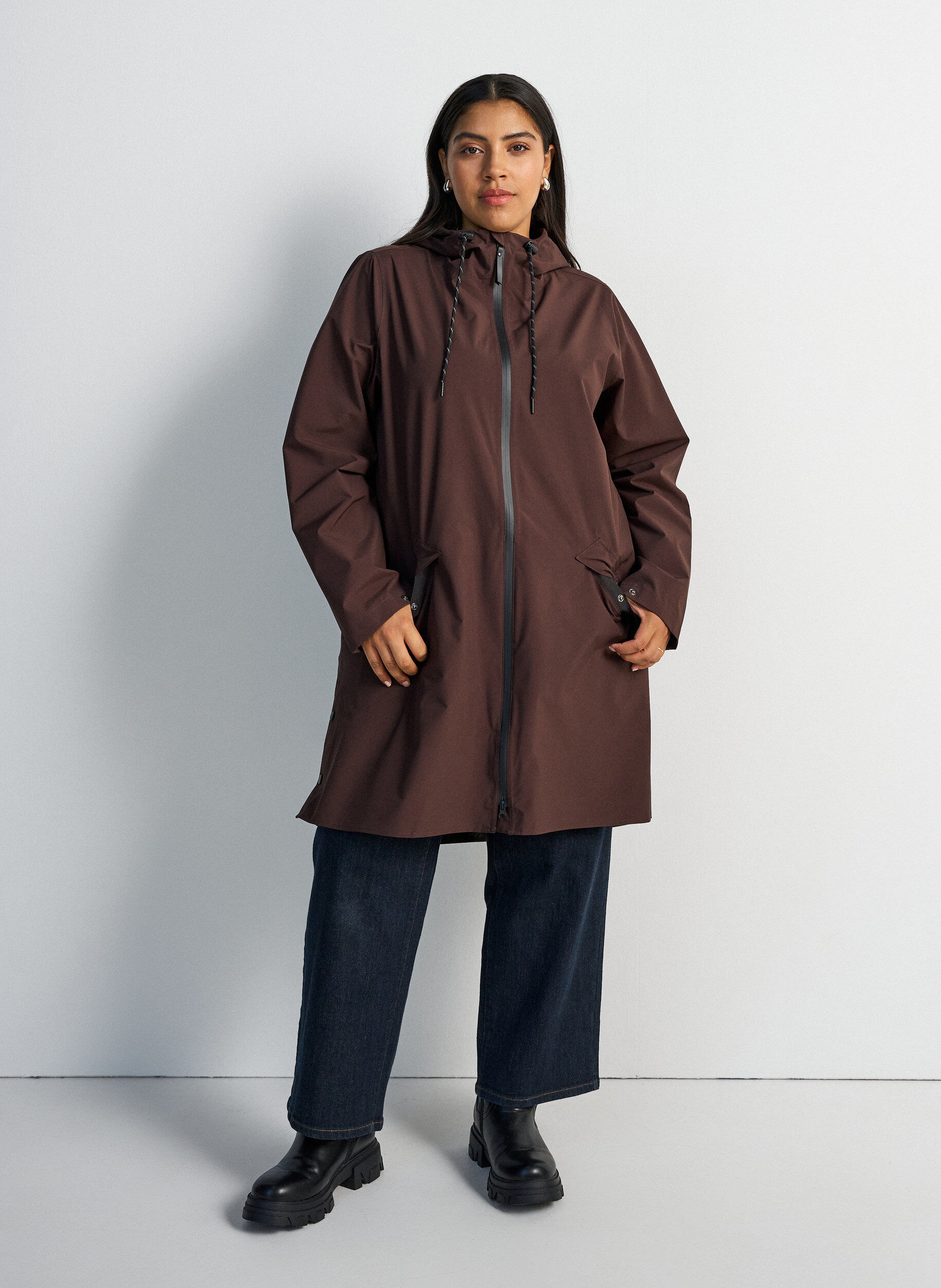 ZizziImperm&eacute;able avec poches et capuche, Marron, Model image number 1