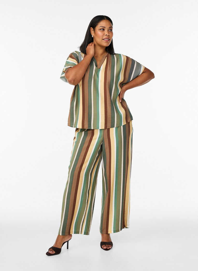 Chemisier en viscose ray&eacute; &agrave; manches courtes, Marron, Model image number 1