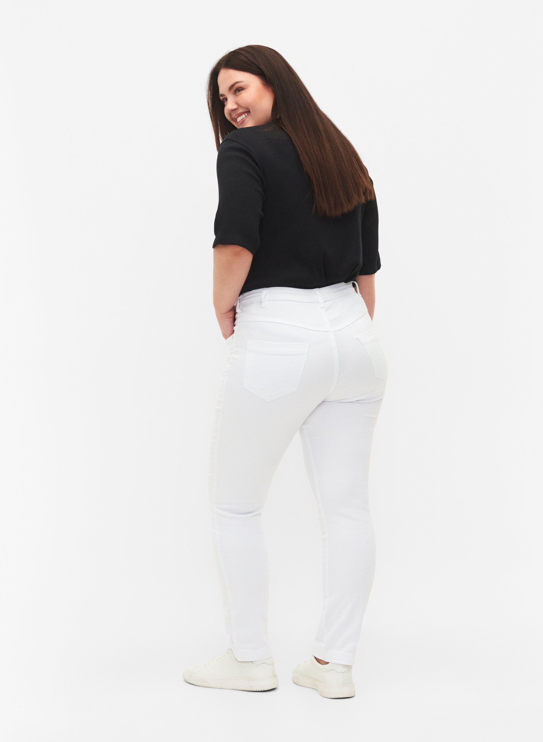 Zizzi Jeans Emily Slim fit &agrave; taille r&eacute;guli&egrave;re, Blanc, Model image number 1