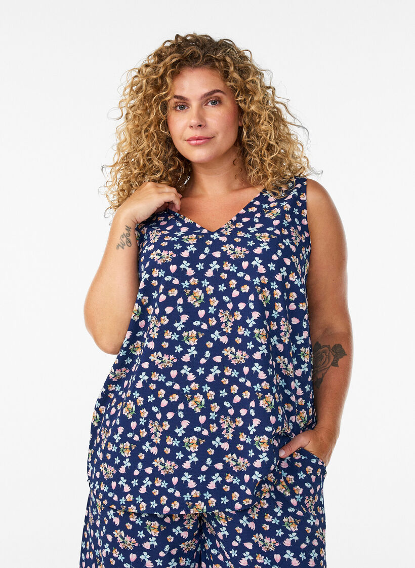 Haut imprim&eacute; avec col en V, Bleu, Model image number 0