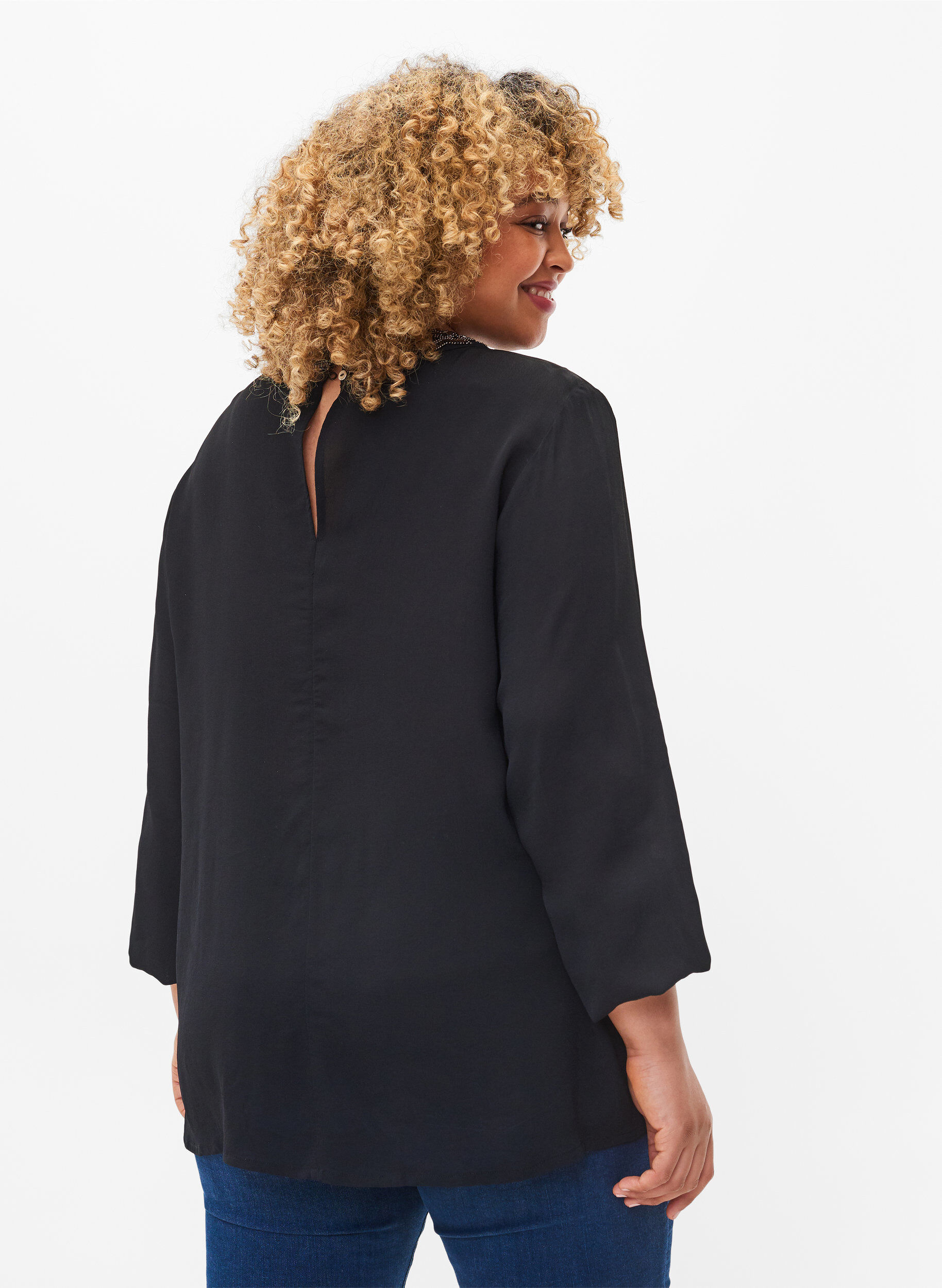 Zizzi Blouse &agrave; manches longues en viscose avec perles, Black, Model image number 1