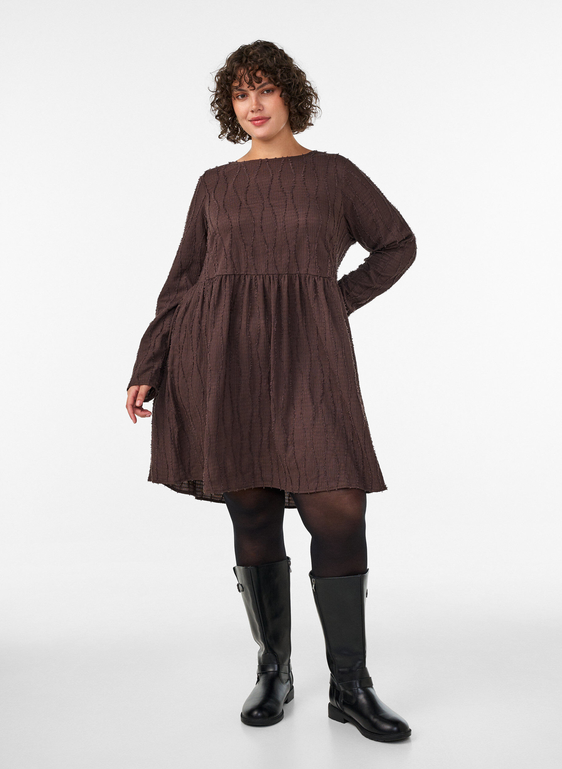 ZizziRobe courte en jersey &agrave; texture ondul&eacute;e, Marron, Model image number 1