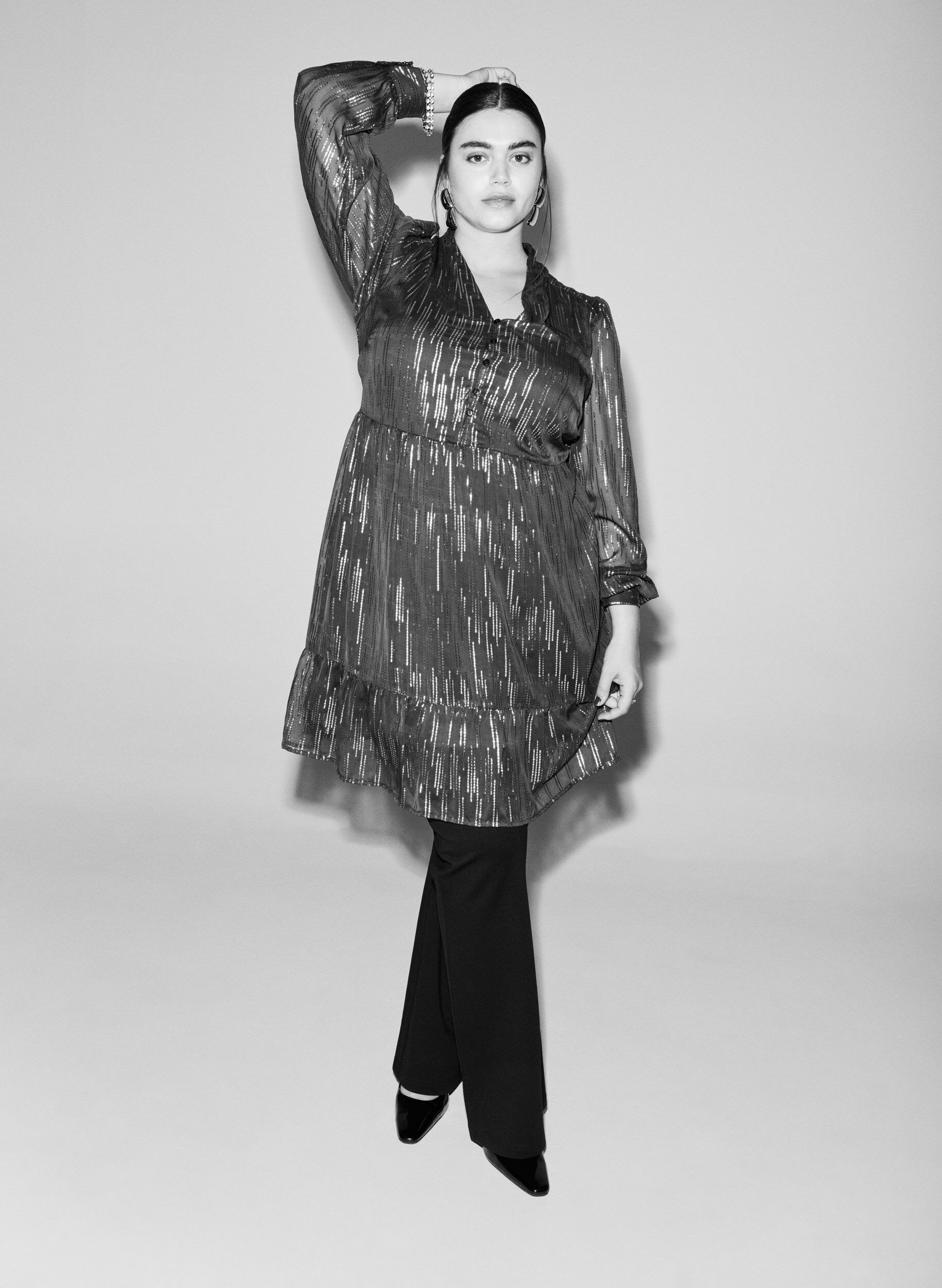 Zizzi Robe de f&ecirc;te courte &agrave; motif paillet&eacute;, Bleu, Image image number 0