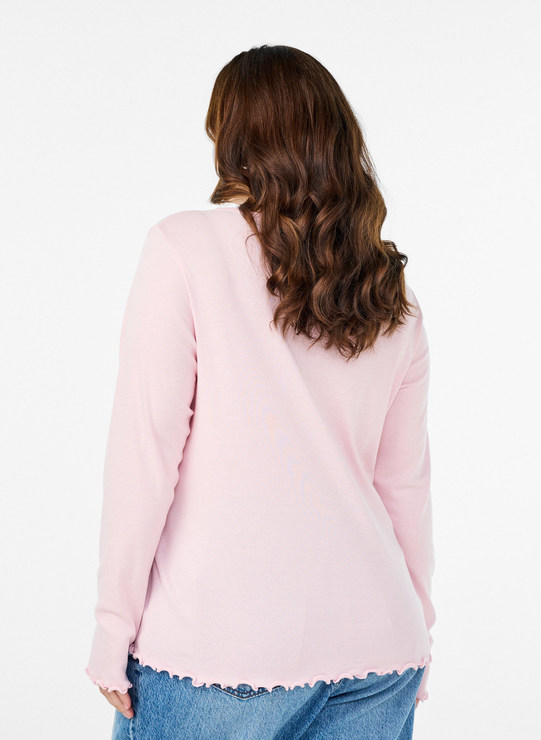 Zizzi Blouse en jersey avec boutons et bords ondul&eacute;s, Rose, Model image number 2