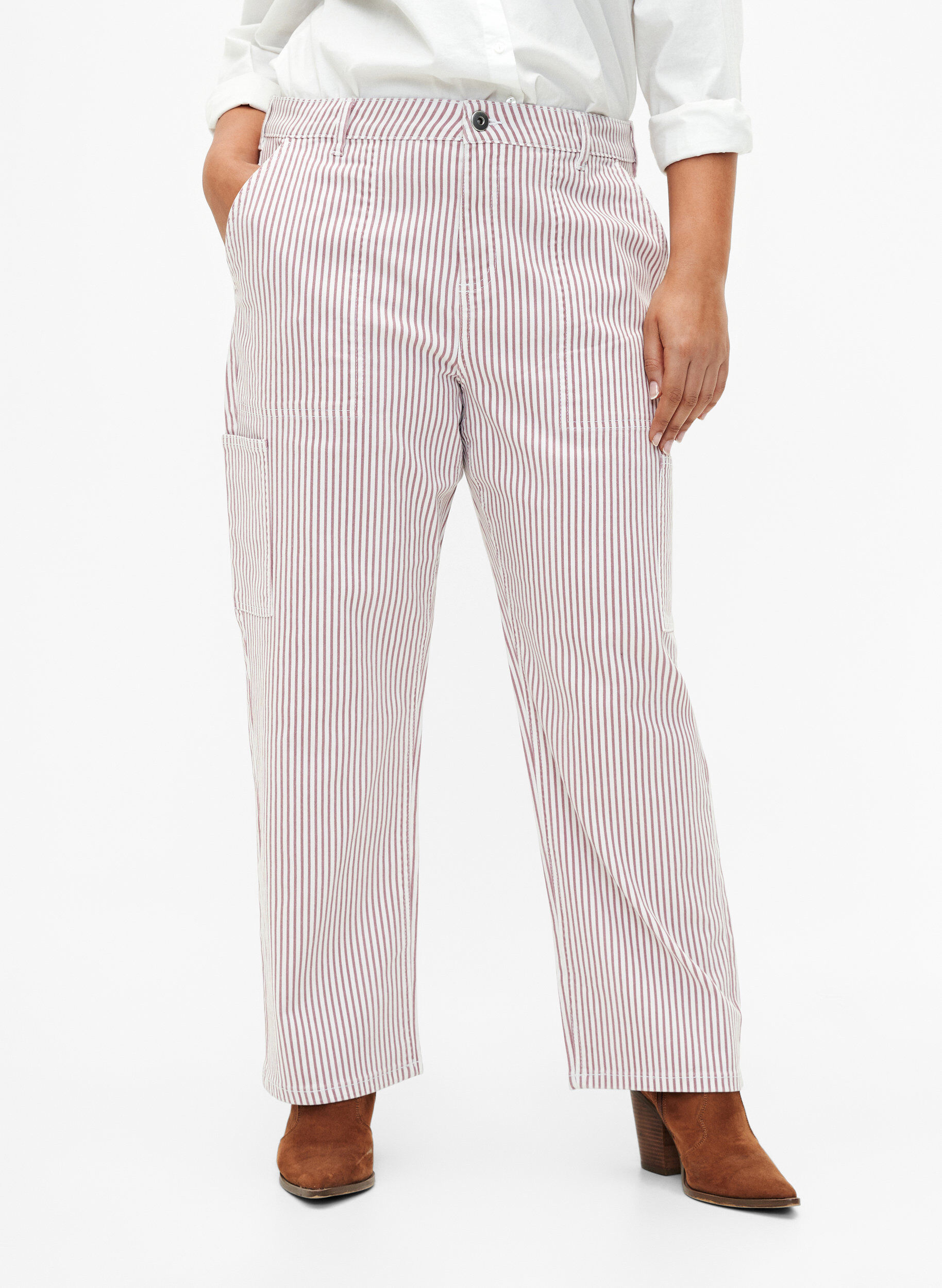 Zizzi Jean cargo &agrave; rayures avec une coupe droite, Rose White Stripe, Model image number 2