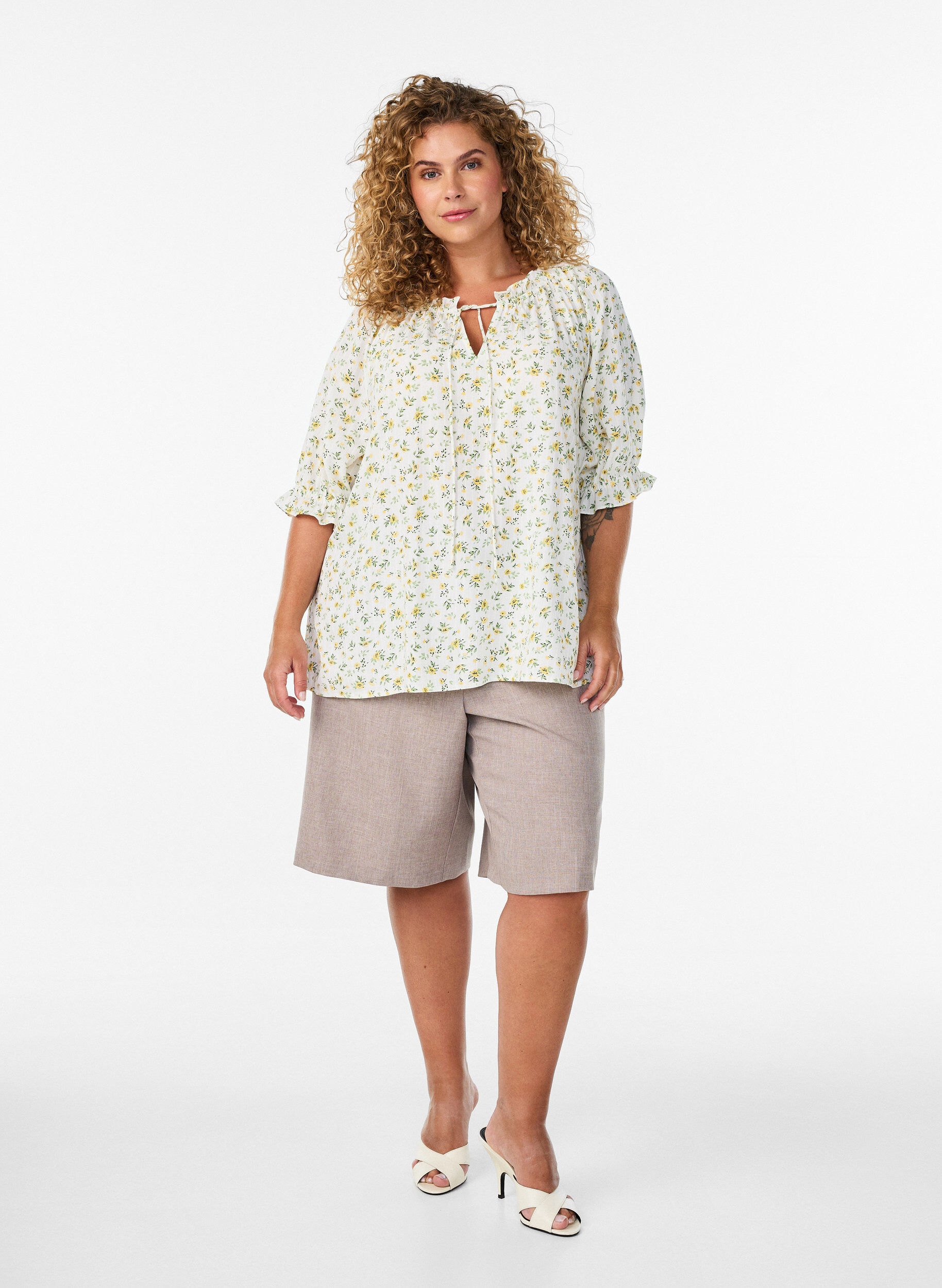 ZizziBlouse en viscose &agrave; fleurs avec manches mi-longues, Blanc, Model image number 1