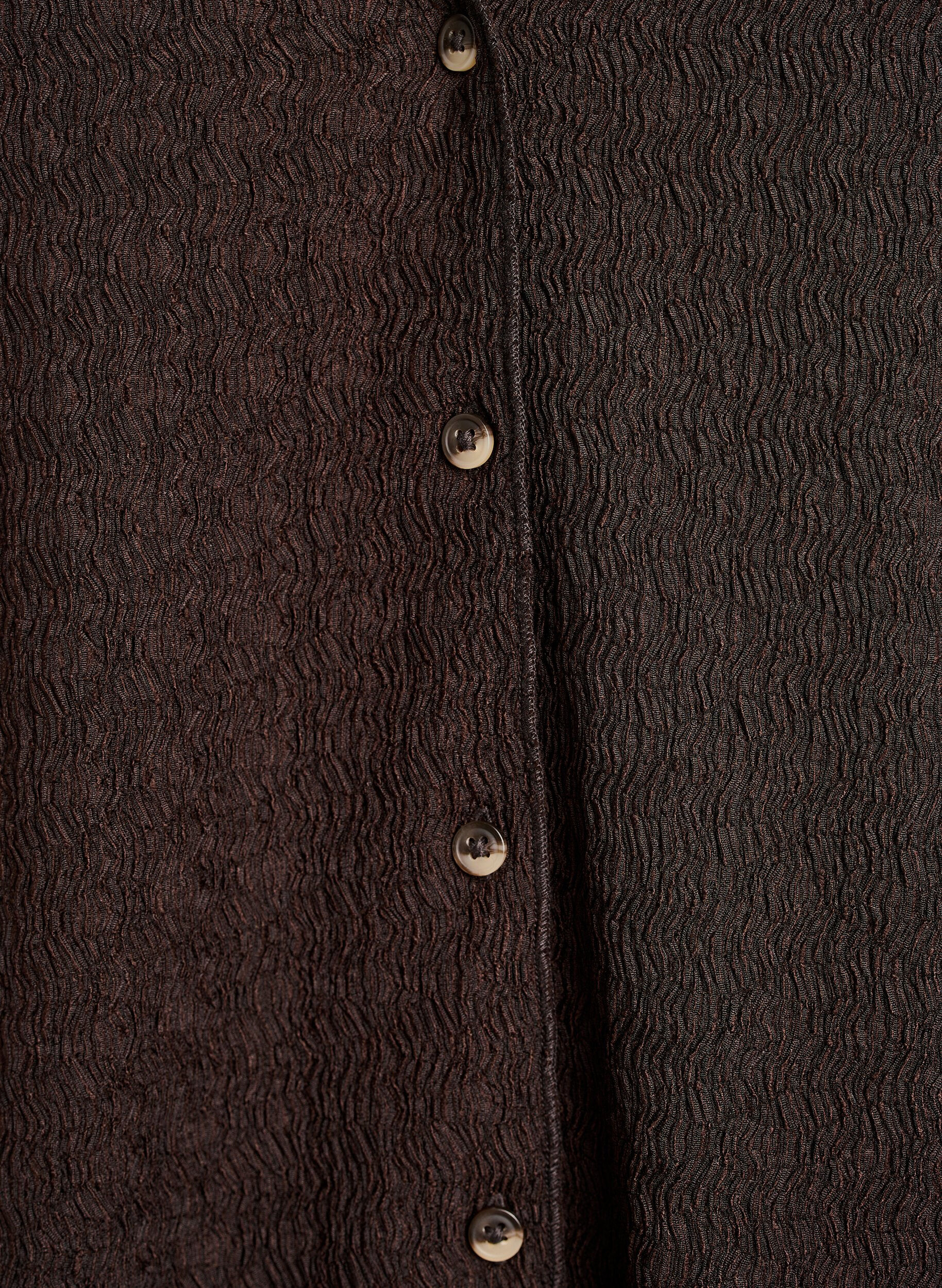 Zizzi Top sans manches &agrave; texture ondul&eacute;e et fermeture boutonn&eacute;e, Marron, Packshot image number 2