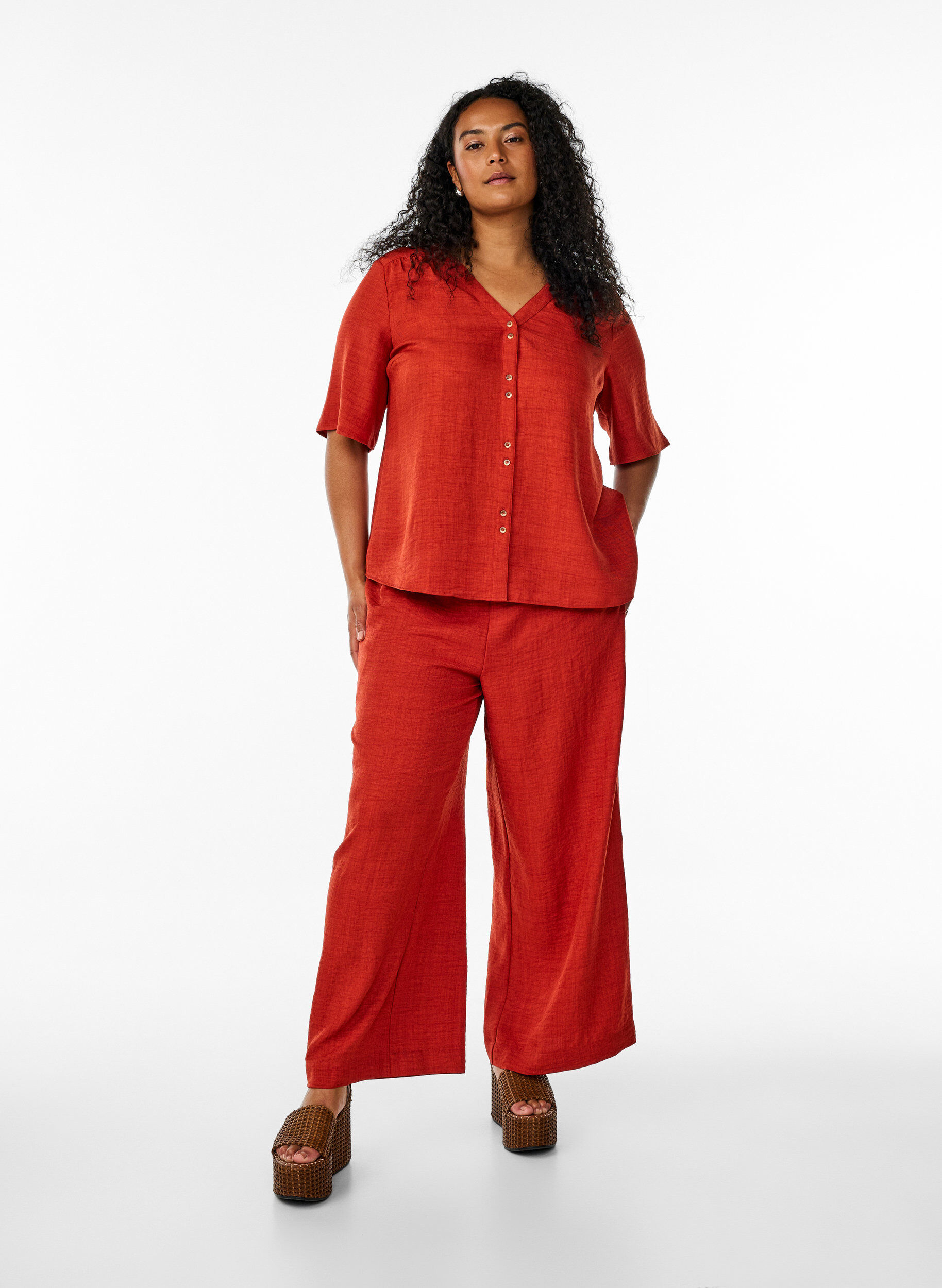 ZizziPantalon ample avec ceinture &eacute;lastique et poches, Rouge, Model image number 0