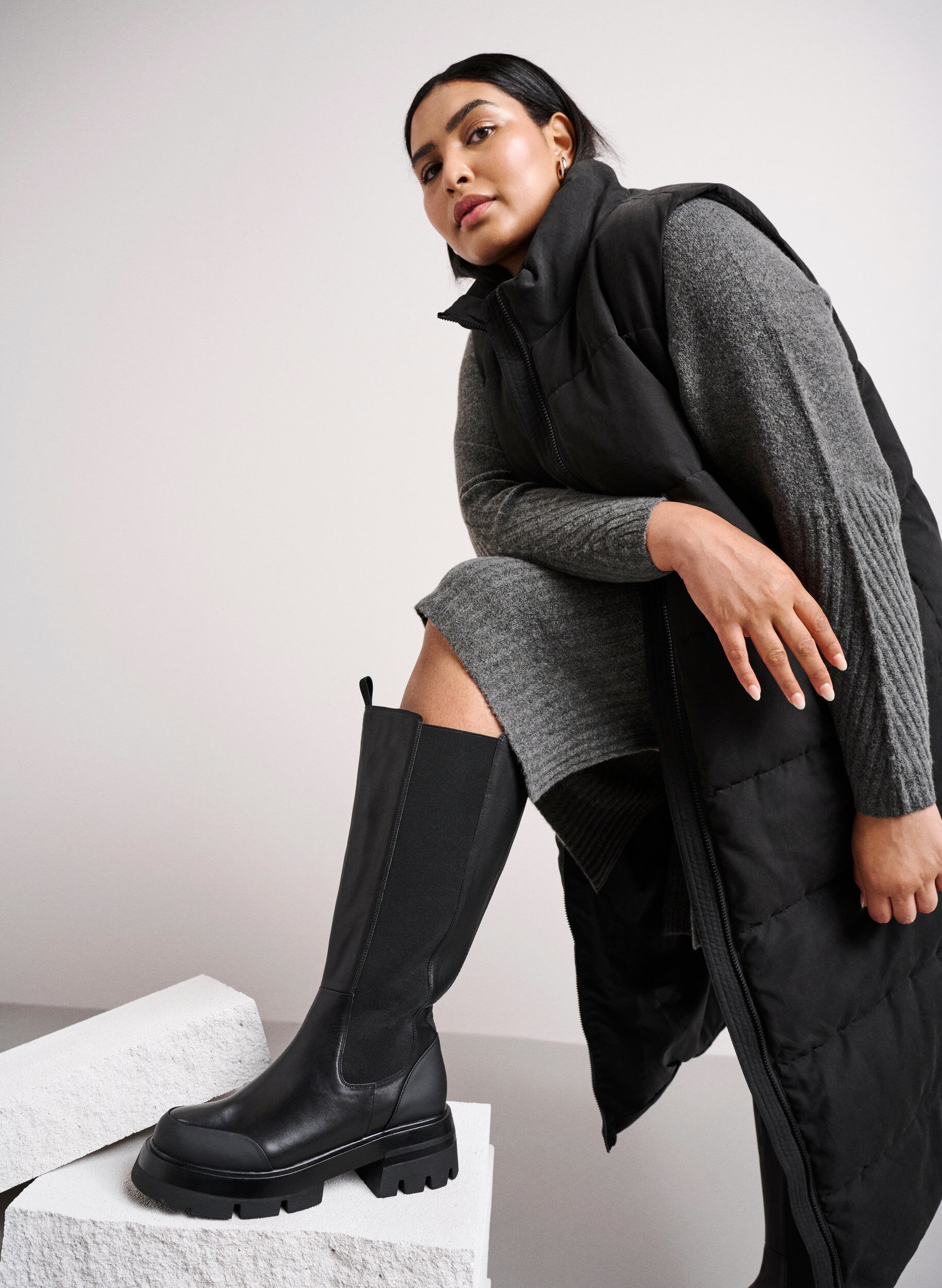 Zizzi Bottes en cuir large avec un long tige et &eacute;lastique, Black, Image image number 0