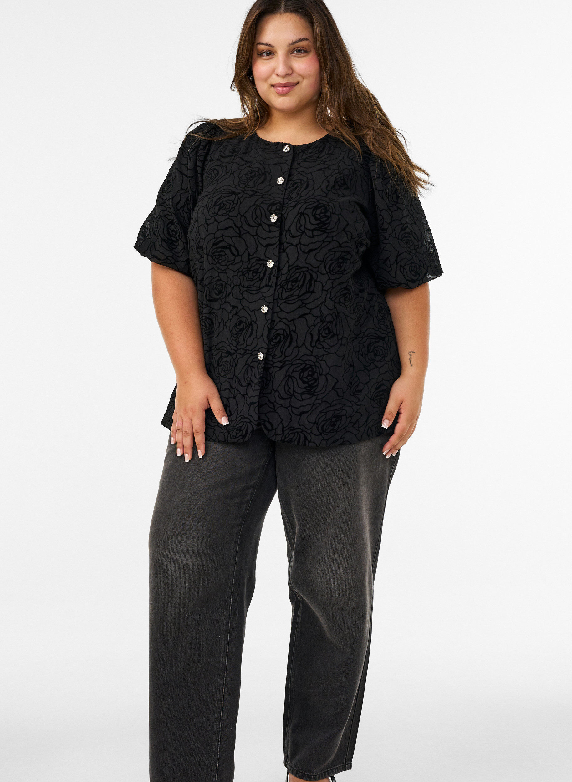 ZizziBlouse avec motif floral et manches ballon, Noir, Model image number 1