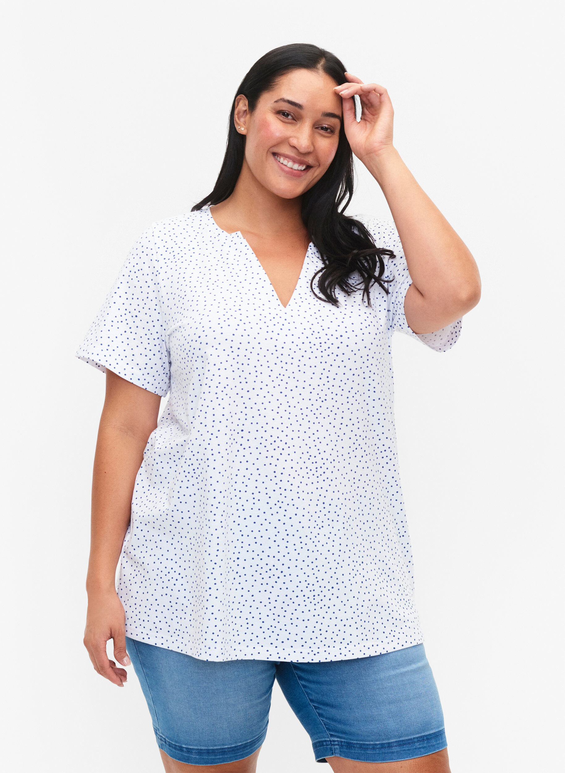 Zizzi T-shirt en coton avec des points et un col en V, B.White/S.T.W Dot, Model image number 0