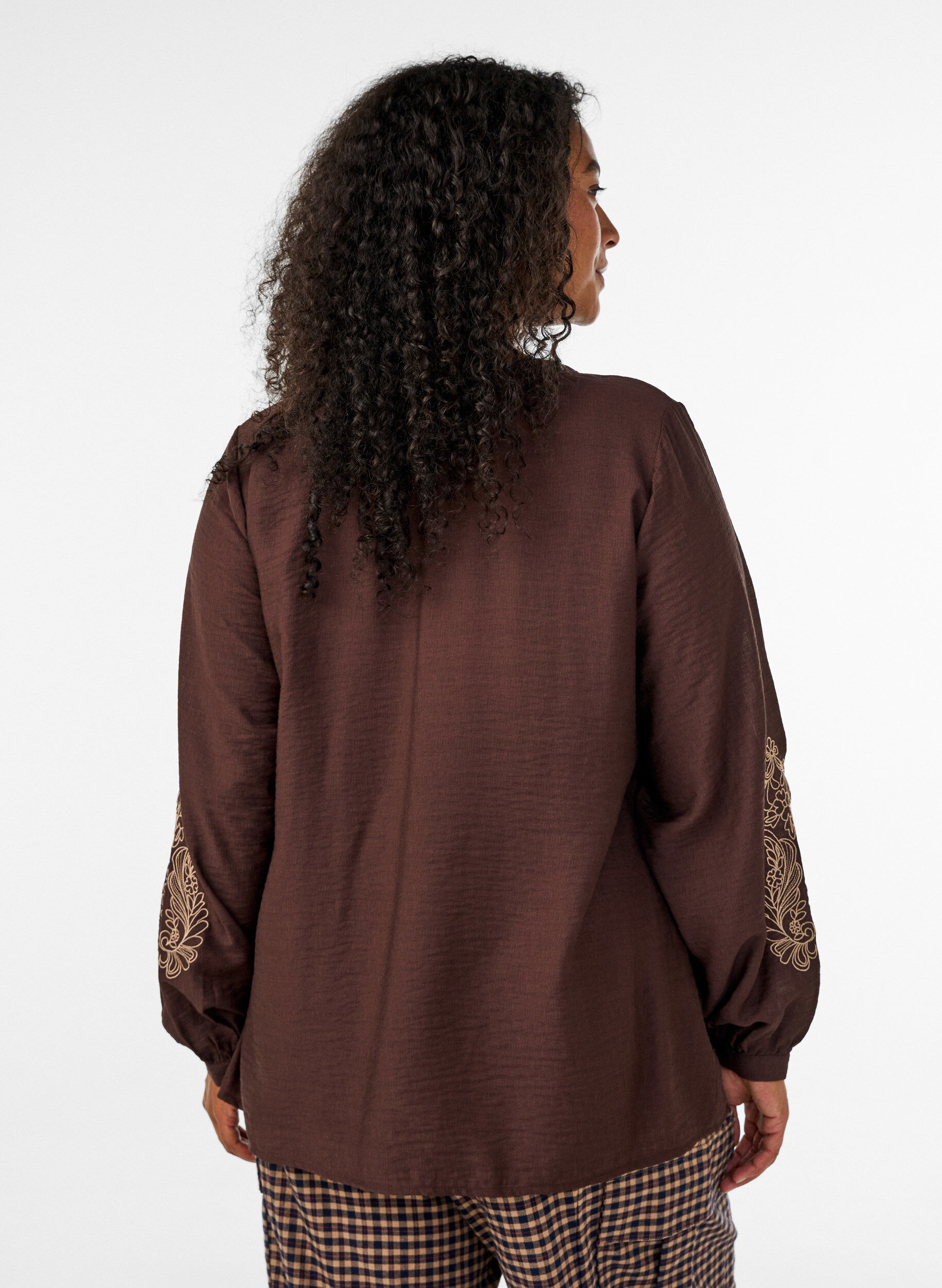 ZizziChemise en viscose avec manches brod&eacute;es, Marron, Model image number 2