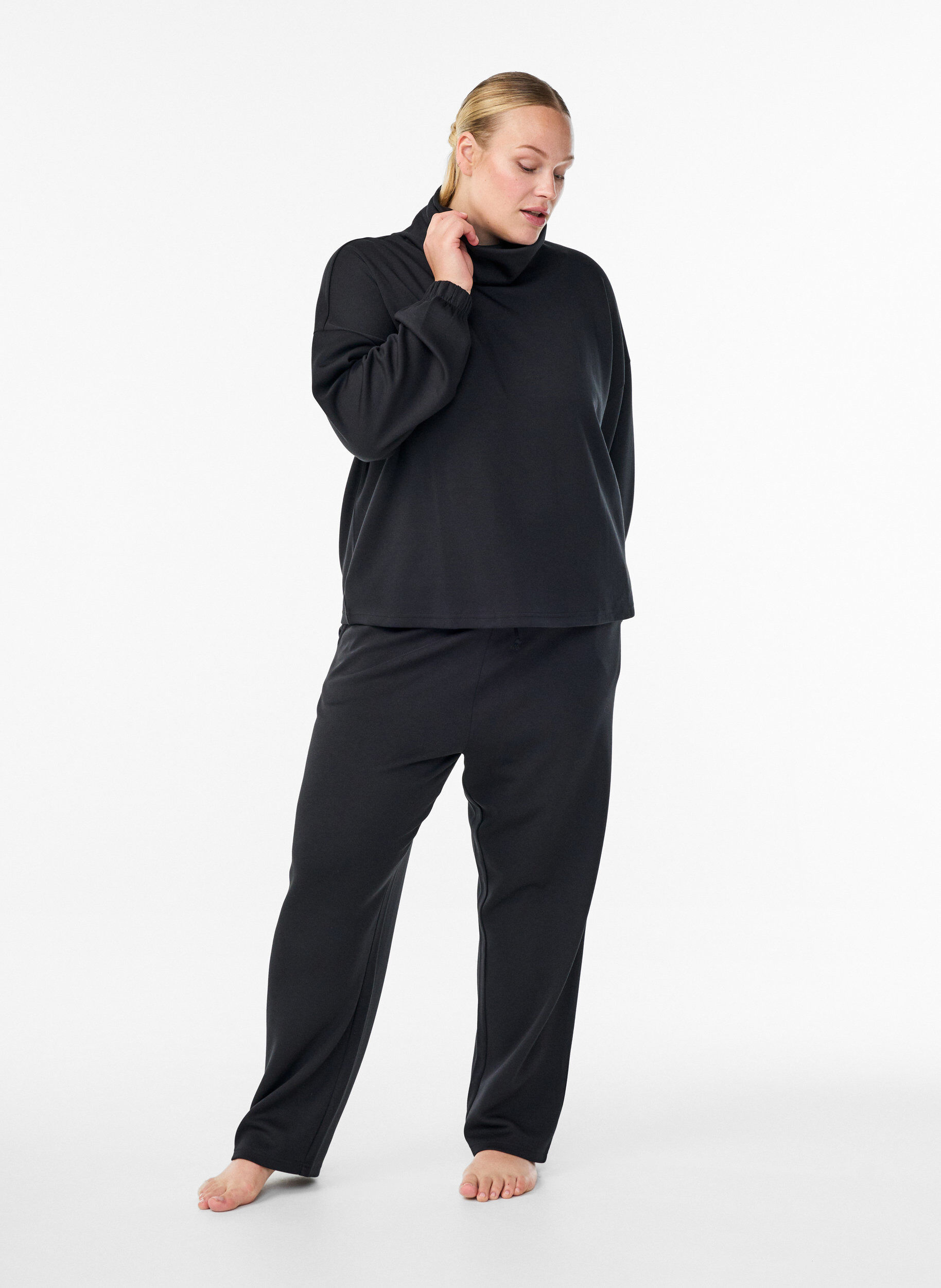 Pantalon ample en modal m&eacute;lange, Noir, Model