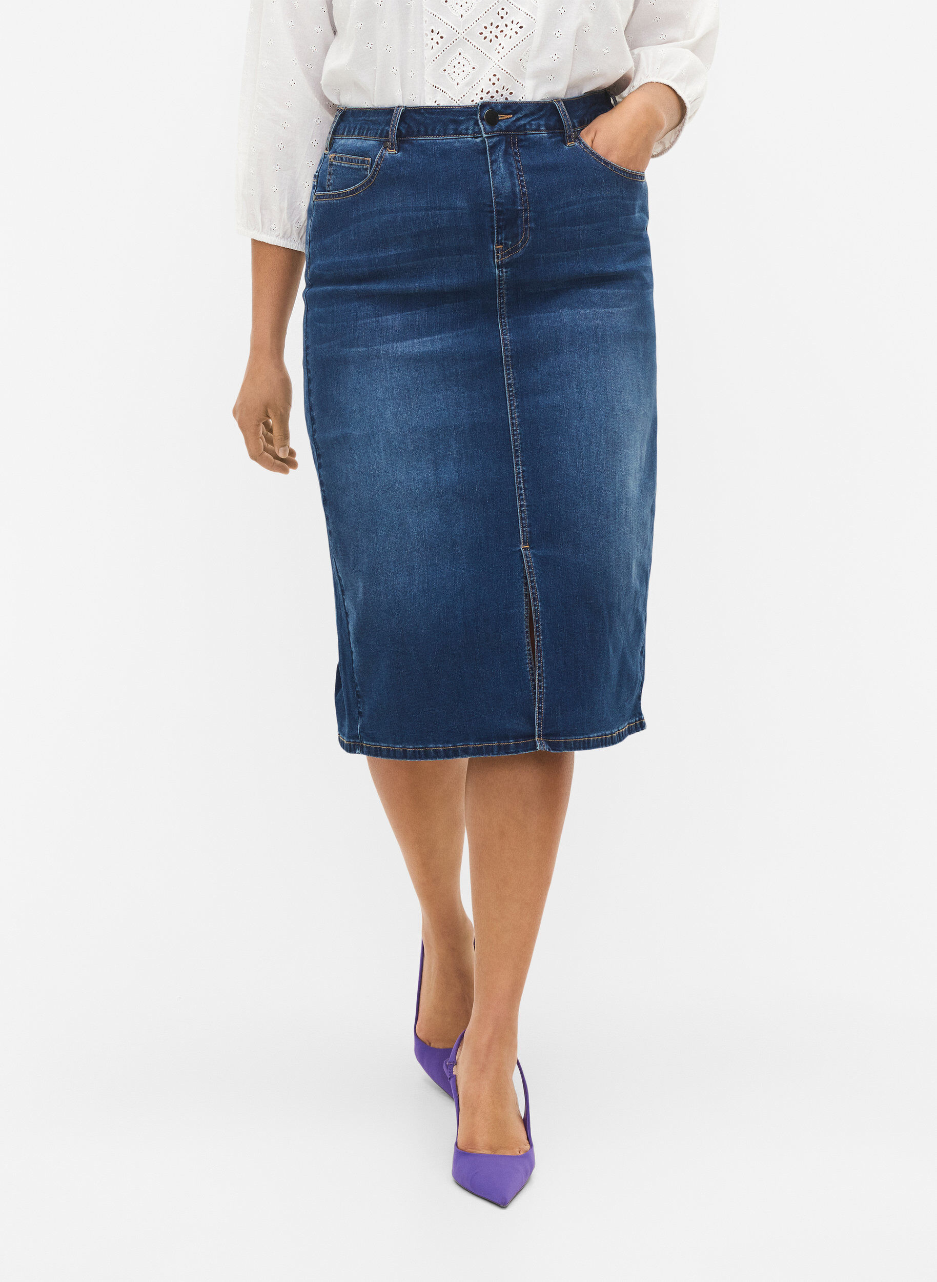 Zizzi Jupe midi en jean avec fente, Bleu, Model image number 3