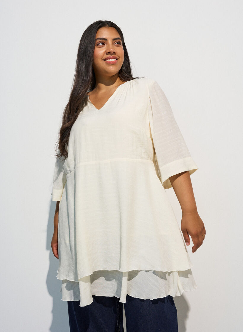 Robe coupe &eacute;vas&eacute;e avec volants &eacute;tag&eacute;s, Vanille, Model image number 0
