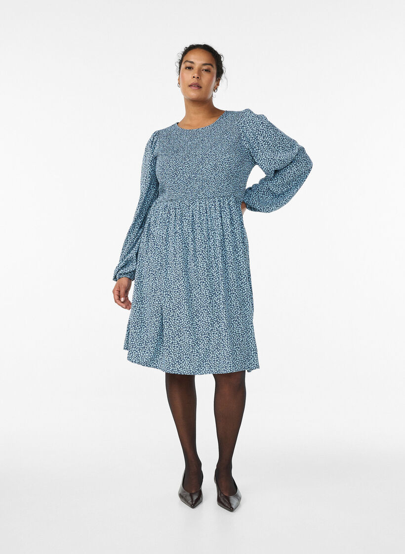 Robe avec haut smock&eacute; et imprim&eacute; &agrave; petites fleurs, Bleu, Model image number 1